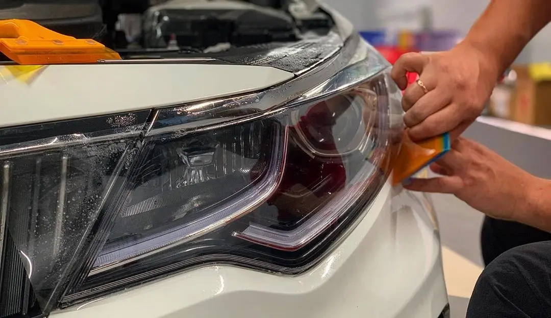 Какой пленкой бронировать фары